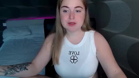tori_blond online show from October 7, 6:18 am