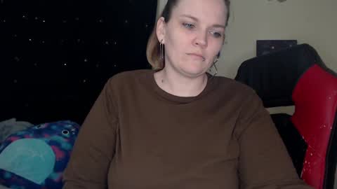 Snapshot of toxiclilly chatting on February 9, 8:22 am Lilly Miss Mistress Goddess Maam Queen Boss online show from February 9, 8:22 am