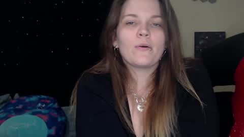 Snapshot of toxiclilly chatting on February 11, 7:33 am Lilly Miss Mistress Goddess Maam Queen Boss online show from February 11, 7:33 am
