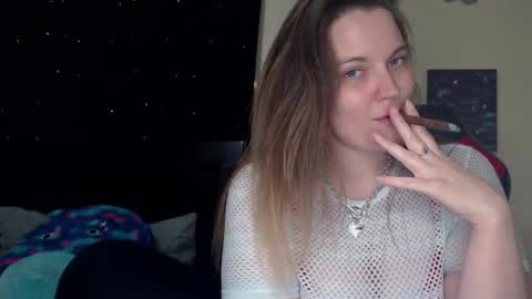 Snapshot of toxiclilly chatting on February 21, 6:18 am Lilly Miss Mistress Goddess Maam Queen Boss online show from February 21, 6:18 am