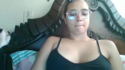 Snapshot of triana_bell chatting on December 21, 3:31 pm triana_bell online show from December 21, 3:31 pm