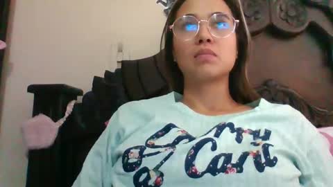 Snapshot of triana_bell chatting on January 20, 5:37 pm triana_bell online show from January 20, 5:37 pm