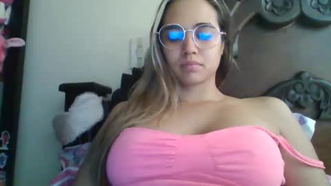 Snapshot of triana_bell chatting on February 6, 4:03 pm triana_bell online show from February 6, 4:03 pm