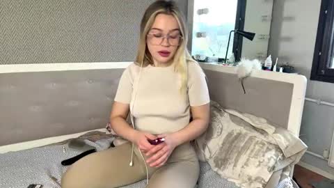 Sofi online show from December 4, 10:50 am