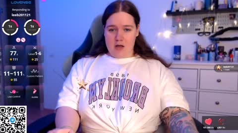 Tina online show from December 2, 3:34 pm