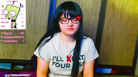 trixiedoescamcam online show from October 27, 10:15 pm