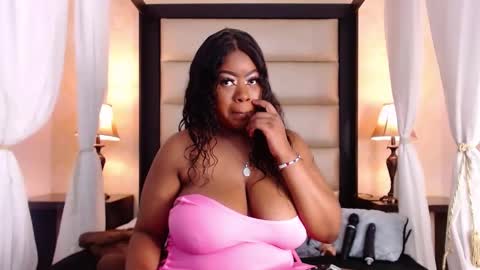 Snapshot of trixiemar chatting on March 10, 3:52 pm TrixieMar online show from March 10, 3:52 pm