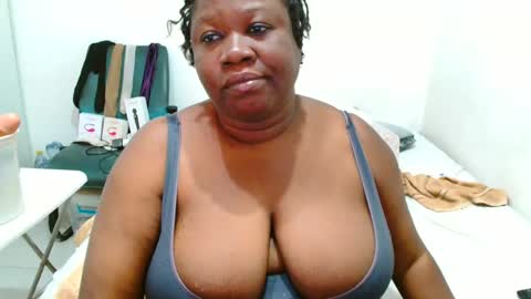 Snapshot of truebella30 chatting on October 11, 12:08 pm TrueBella30 online show from October 11, 12:08 pm