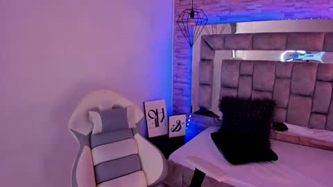 Snapshot of truelove_art chatting on December 18, 12:07 pm online show from December 18, 12:07 pm
