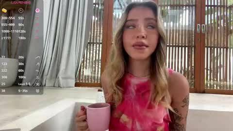 Mia online show from March 21, 8:19 am