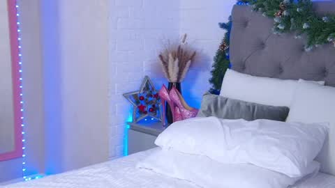 Snapshot of tweety_pie_ chatting on January 4, 1:10 am Hallie online show from January 4, 1:10 am