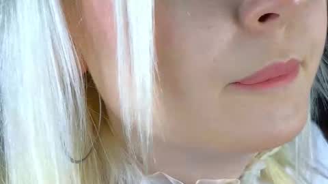 twinklefluff online show from September 27, 3:19 pm