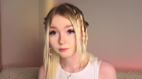 twinklefluff online show from February 1, 7:12 pm