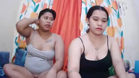 Lyn and lea online show from February 7, 11:45 pm