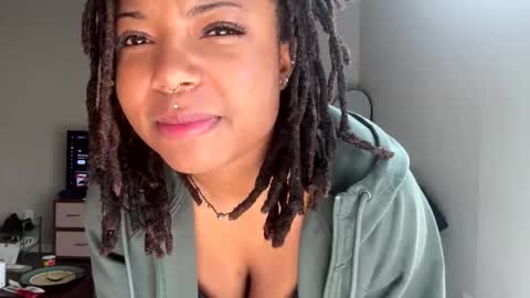 txpeaches online show from May 2, 2:42 pm
