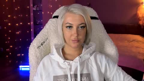 Miley online show from January 29, 2:21 pm