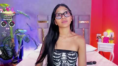 tyla_ks online show from March 21, 7:19 pm