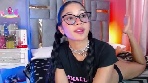 tyla_ks online show from December 4, 9:15 pm