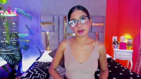 tyla_ks online show from March 18, 7:19 pm