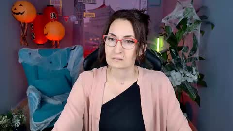 Snapshot of unatera chatting on October 20, 9:23 am UnaTera online show from October 20, 9:23 am