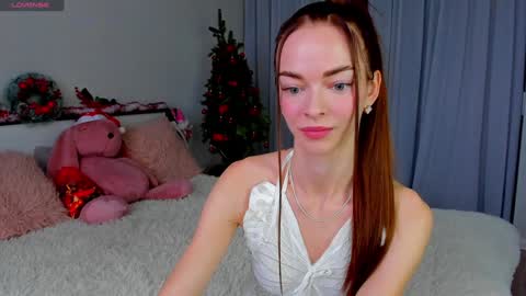 Snapshot of under_the_skin chatting on December 27, 8:13 am Under The Skin online show from December 27, 8:13 am