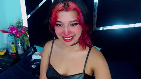Snapshot of underbaby_ chatting on December 28, 8:25 pm UnderBaby online show from December 28, 8:25 pm