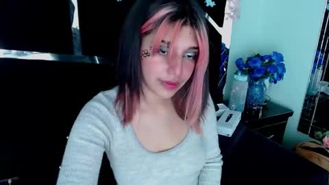 Snapshot of underbaby_ chatting on March 12, 10:39 pm UnderBaby online show from March 12, 10:39 pm