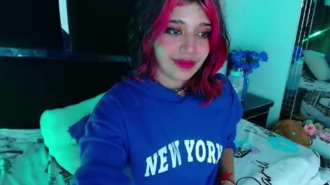 Snapshot of underbaby_ chatting on February 25, 7:49 pm UnderBaby online show from February 25, 7:49 pm