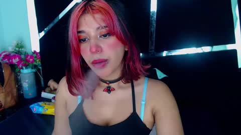 Snapshot of underbaby_ chatting on January 3, 8:22 pm UnderBaby online show from January 3, 8:22 pm