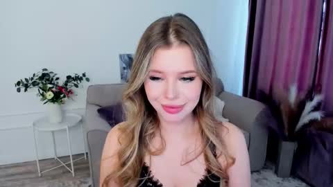 Alice online show from September 25, 12:04 pm