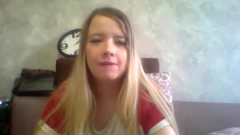 UniverseEmily online show from October 3, 8:19 am