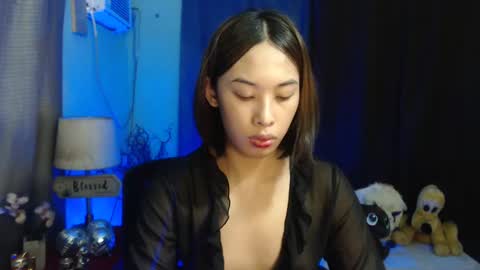 urcrushnextdoor_ online show from December 9, 7:50 am