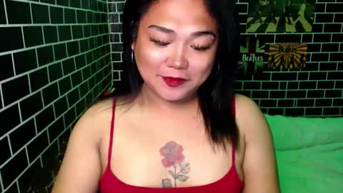 Snapshot of urgirl_dimple chatting on October 3, 7:41 pm Dimple online show from October 3, 7:41 pm