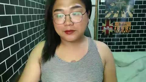 Snapshot of urgirl_dimple chatting on October 13, 12:41 pm Dimple online show from October 13, 12:41 pm