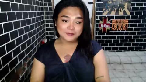 Snapshot of urgirl_dimple chatting on September 18, 6:06 pm Dimple online show from September 18, 6:06 pm