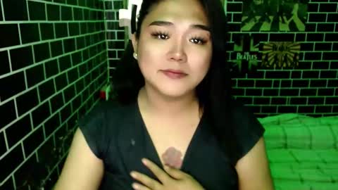 Snapshot of urgirl_dimple chatting on September 19, 6:40 pm Dimple online show from September 19, 6:40 pm