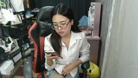 Snapshot of urlovelychinita chatting on October 5, 12:04 am urlovelychinita online show from October 5, 12:04 am