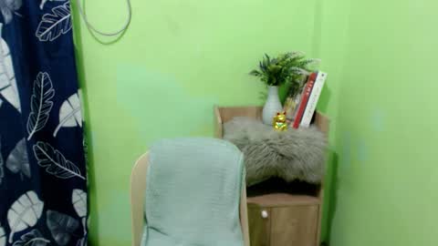 urmystical_sofie online show from December 3, 1:57 pm