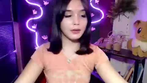 Pia online show from November 6, 4:02 pm