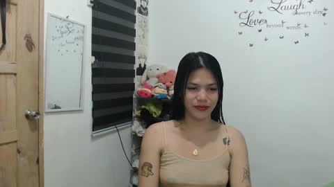 hi im kim online show from February 2, 10:02 am