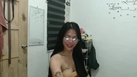 hi im kim online show from February 25, 12:14 am