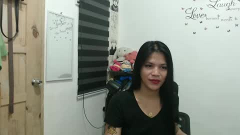 hi im kim online show from February 7, 12:28 pm