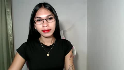 ursweet_zeviixx online show from November 4, 8:30 am