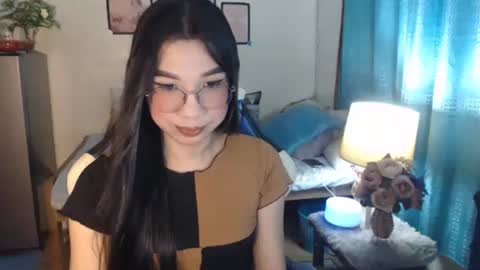 Snapshot of urwetasianprincessxx chatting on March 7, 12:23 pm Ashley Kate Mateo Gray online show from March 7, 12:23 pm