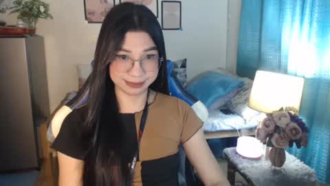 Snapshot of urwetasianprincessxx chatting on February 4, 10:43 am Ashley Kate Mateo Gray online show from February 4, 10:43 am