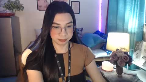Snapshot of urwetasianprincessxx chatting on December 11, 10:03 am Ashley Kate Mateo Gray online show from December 11, 10:03 am