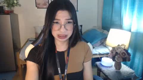 Snapshot of urwetasianprincessxx chatting on February 3, 11:20 am Ashley Kate Mateo Gray online show from February 3, 11:20 am