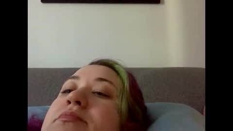 usefulhole online show from September 14, 5:22 pm