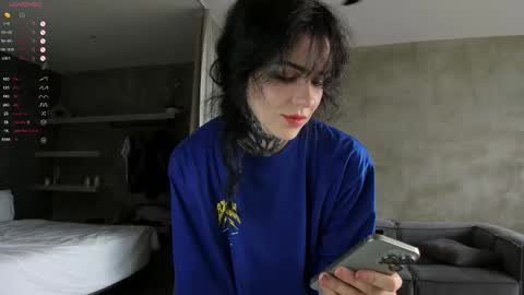 Snapshot of uwu_eva chatting on October 20, 7:55 am Eva online show from October 20, 7:55 am