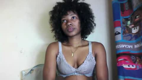 Snapshot of vailla02 chatting on October 12, 12:07 pm vailla02 online show from October 12, 12:07 pm